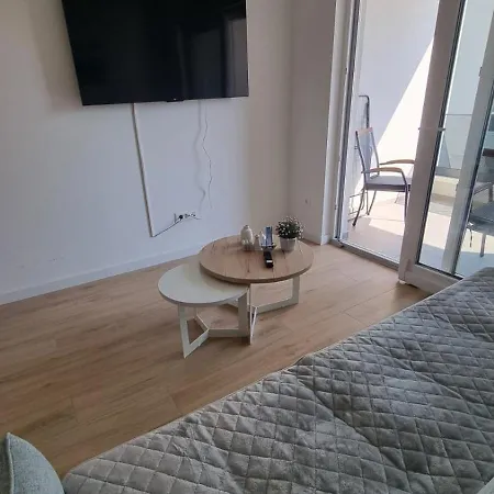 Daire 1 Bedroom In With Free Parking And Secured Parking On